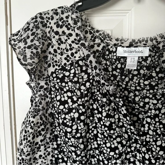 Motherhood Maternity black and white floral blouse, size XL - Picture 5 of 8